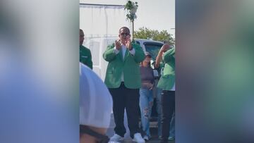 Tailgate ‘I do’s’: Eagles fans tackle matrimony in true Philly style!