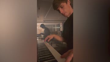 El Le Normand más sentimental: escuchen su última canción a piano que está siendo de lo más viral en redes