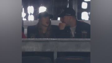 Travis Kelce y Taylor Swift reaparecen en Nueva York en un partido de béisbol