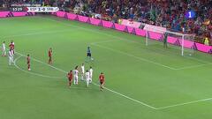 El gesto de Morata intentando justificar su penalti “a la autovía” un segundo después