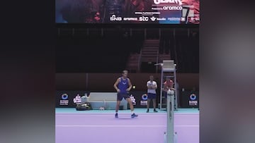 El fail de Nadal jugando al fútbol con la pelota de tenis: su reacción le define a la perfección