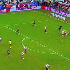 ¡Brutal Osimhen! Si hubiera un Puskas solo para chilenas lo ganaría de calle: ¡la tijera del 2024!