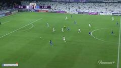 Neymar regresa a un campo y lo que hacen sus compañeros con él en el 0-1 es precioso