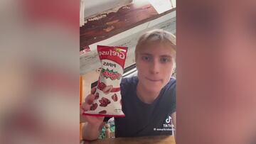 Un americano prueba comida típica española y causa furor en redes: todo mal