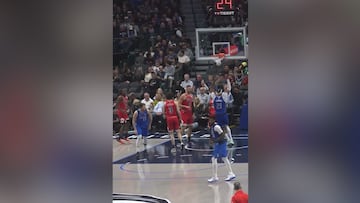 Lo hace tan sencillo que parece una ‘vacilada’ de manual: la última canasta viral de Doncic