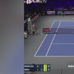 Nunca han visto a un jugador profesional de tenis sacar así: tienen que ver lo que pasó en Metz
