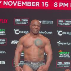 Mike Tyson’s obscene gesture before the fight sparks widespread criticism