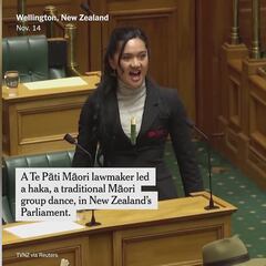 Un grupo de diputados maoríes realizan la ‘haka’ en señal de protesta en el parlamento de Nueva Zelanda