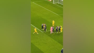 Kosovo abandona su partido en Rumanía por los cánticos de la grada