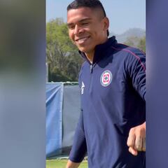 ¿Quién tiene el mejor saludo en la plantilla de Cruz Azul?
