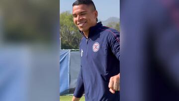 ¿Quién tiene el mejor saludo en la plantilla de Cruz Azul?