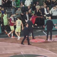 Cabreo bestial de Peñarroya con Willy: saltaron chispas en la pista y casi llegan a las manos