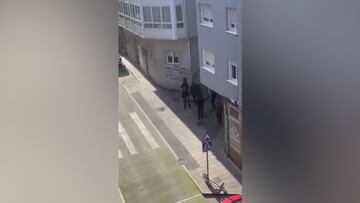 Los ultras del Zaragoza siembran el caos en A Coruña con palos a plena luz del día