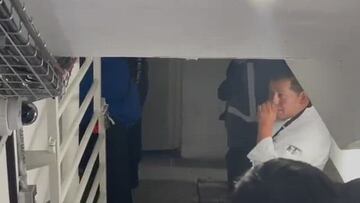 Jugadores y staff de Cruz Azul insultan a Adonai Escobedo
