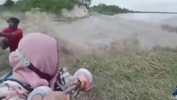 Viene un maremoto, se saca un selfie, y lo que sucede ya acumula 2,5 millones de visualizaciones