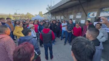 Afición y revendedores se van decepcionados del Estadio Cuauhtémoc