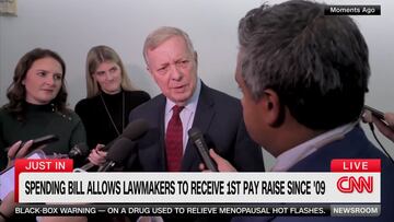 Senator Durbin challenges CNN journalist over viewer decline and consistent salaries