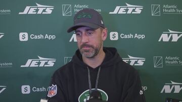 Aaron Rodgers welcomes QB Draft talk with a smile