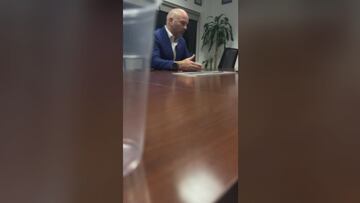 Luis García estalla y desea salir de la People´s League