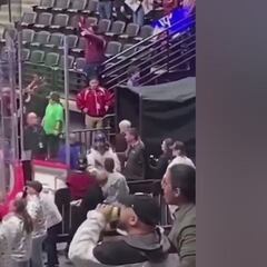 Cuando un profesional explota ante los insultos: la escena con un fan que le puede costar hasta cárcel
