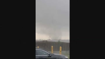 Texas resident captures video of rare December tornado: “This is bananas!”