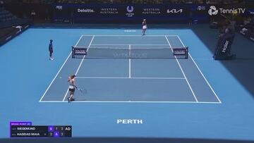 Es de ver y no creer: el saque de tenis que se ha hecho viral y va a quedar para el recuerdo