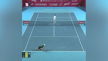 Nishikori hace el punto que sueña todo tenista y encima con bola de break a favor