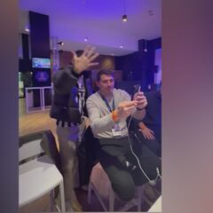 El vídeo que va a reventar Barcelona: Piqué ‘repite’ la manita y esta vez la saca en la cara de Casillas