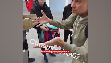 La lección de Guardiola a unos jóvenes ‘caza autógrafos’ que se ha hecho viral en Inglaterra