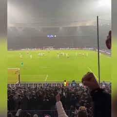 Así le cantó la afición del Feyenoord a Giménez tras el doblete contra el Bayern