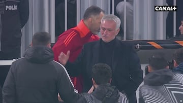 El ‘tierra trágame’ de Mourinho del que se ríen en redes: no sabe dónde meterse