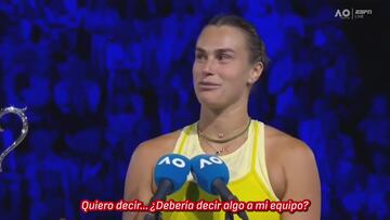 Aryna Sabalenka culpa entre risas a su equipo por la derrota en la final del Abierto de Australia