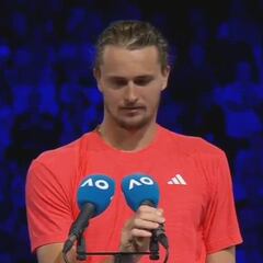 Una mujer interrumpe a gritos el discurso de Zverev: “Australia cree a Olya and Brenda”