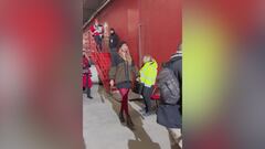 Taylor Swift stuns in breathtaking outfit at AFC Championship: Chiefs vs. Bills with family in tow!