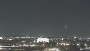Tragic video: AA plane with 64 people hits helicopter near Reagan airport, fatalities ensue