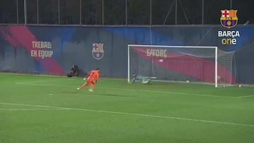 Eres portero del Barça, te la juegas a un penalti y haces esto: hay que tener muchísimo valor