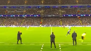 Se vuelve a viralizar la reacción de Guardiola cuando Vinicius agarró el balón a 70 metros de portería: historia del madridismo