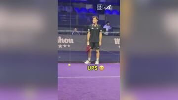 ¡Colapinto se pasa al pádel! El vídeo jugando con Belasteguín en la Hexagon Cup