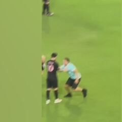 Esquivan por primera vez al guardaespaldas de Messi