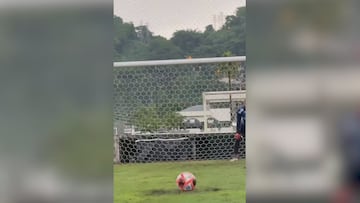 Neymar los vuelve locos: el tremendo vacile a los porteros del Santos tirando penaltis