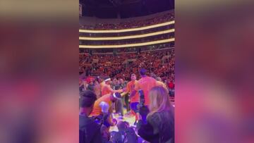 La entrada de Doncic a la pista de los Lakers que ya es una de las imágenes icónicas de la NBA