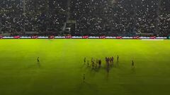 ¡A oscuras! Así se quedaron en el América vs Necaxa