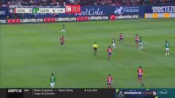 El ‘show’ de James: los dos pases de escándalo que dio para el primer gol del León