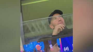 La cara de Zidane tras ver la reacción de Guardiola al golazo de Mbappé: poesía para el madridista
