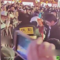 Un robot con inteligencia artificial en China pierde el control y comienza a atacar a la gente