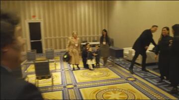 La gente no da crédito: el extravagante regalo de Milei a Elon Musk