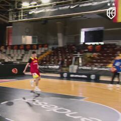 Concurso de mates entre Saint-Supery y Hugo González: el último sería un 50 en la NBA