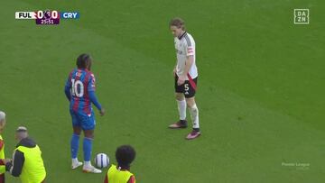 La acción más rara y surrealista de lo que va de Premier: Eze se para y Andersen le pide la hora