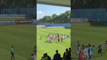 La Liga MX se ensombrece por enfrentamiento violento entre Cruz Azul y Querétaro en Sub-19