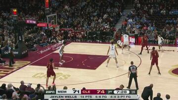 La genial reacción de Aldama y Allen mientras el resto se enzarzaba en la pelea de la temporada